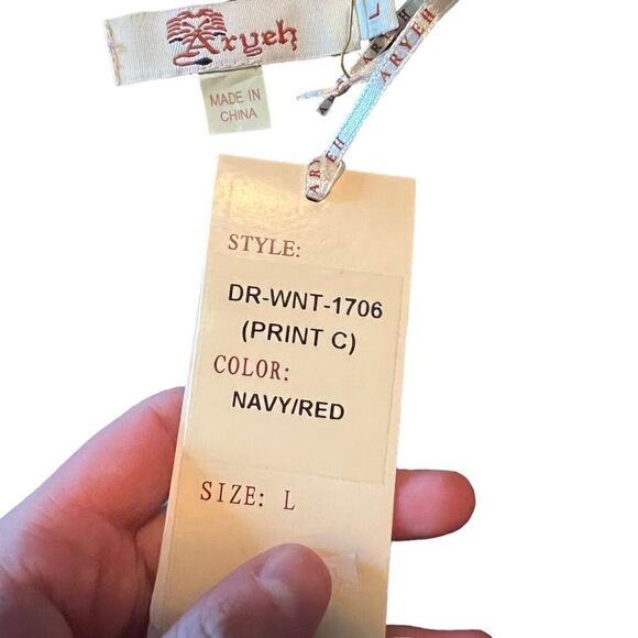 NWT! Aryeh knit patterned dress. Size large - Picture 7 of 10